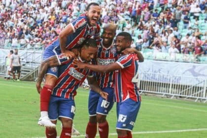 Bahia vence a Jacuipense por 2 a 0 e avança em 1º lugar no Estadual