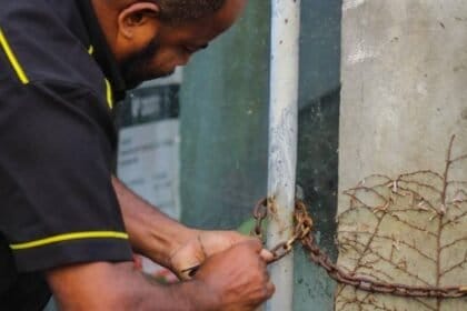 Salvador combate a dengue com inspeção de imóveis abandonados ao Aedes.