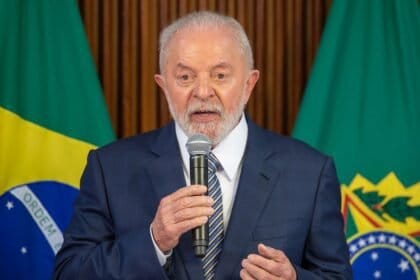 Datafolha: Governo Lula tem 35% de aprovação e 33% de reprovação