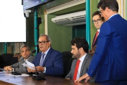 Carlos Muniz alerta sobre possibilidade de fechamento do Hospital Martagão Gesteira