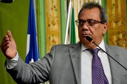 Carlos Muniz alerta para possibilidade de fechamento do Hospital Martagão Gesteira