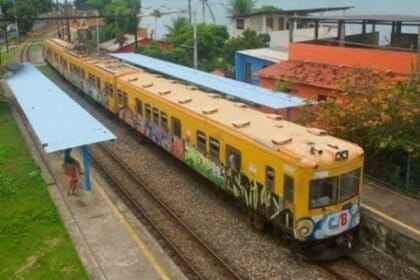 Em meio à polêmica com atraso do VLT, Governo do Estado leiloa vagões do trem do subúrbio