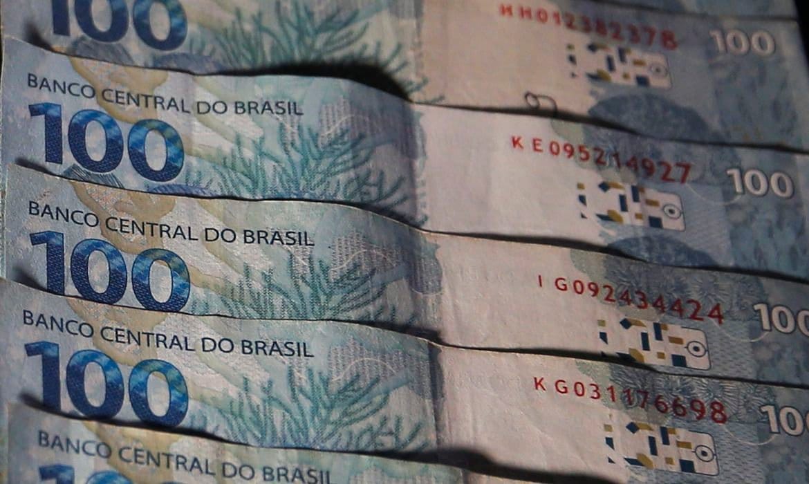 Petrobras negocia pagamento de R$ 20 bilhões à União, diz jornal