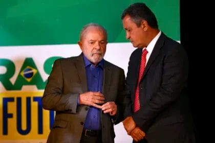 Rui Costa participa de reunião com Lula para discutir crise na Petrobras