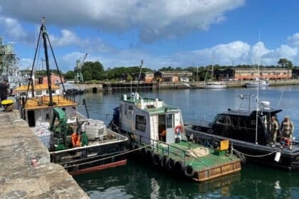 Apreensão de 1 tonelada de cocaína na Bahia; suspeita de tráfico transatlântico