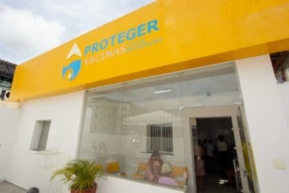 SESAU começa a aplicar 2ª dose da vacina contra dengue em Candeias
