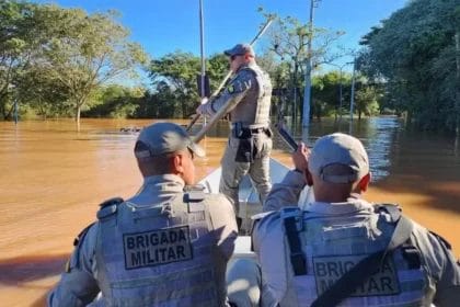 Polícia gaúcha prende 130 pessoas durante enchentes.
