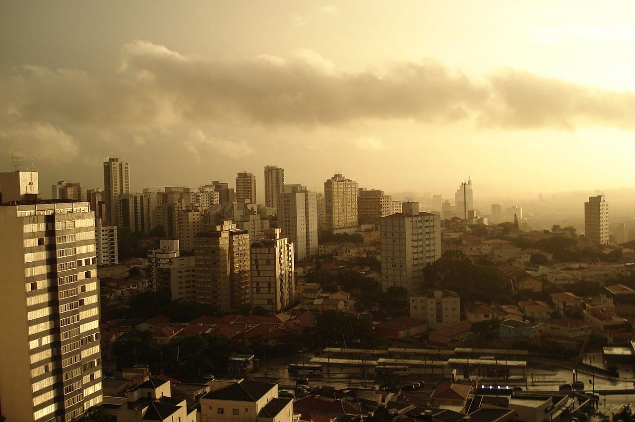 Como o rápido processo de verticalização está intensificando a segregação socioespacial em São Paulo