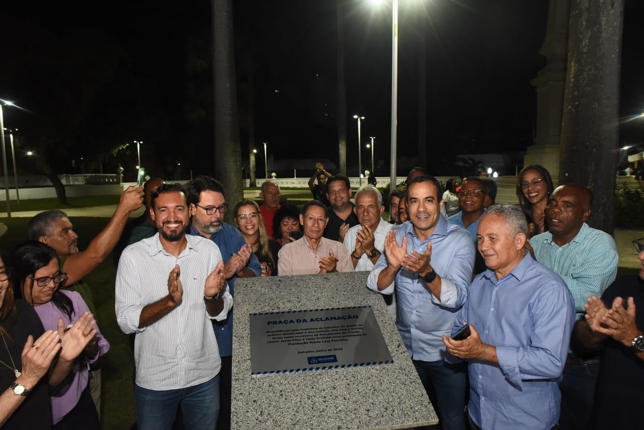 Bruno Reis entrega Praça da Aclamação restaurada e com monumentos recuperados