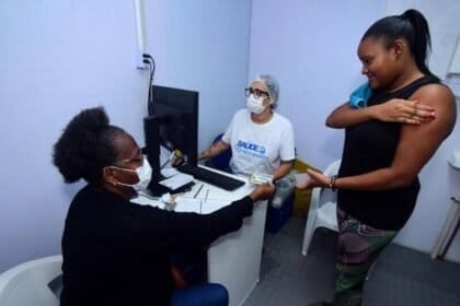 Oferta de serviços de saúde gratuita em três bairros de Salvador nesta segunda-feira (17)