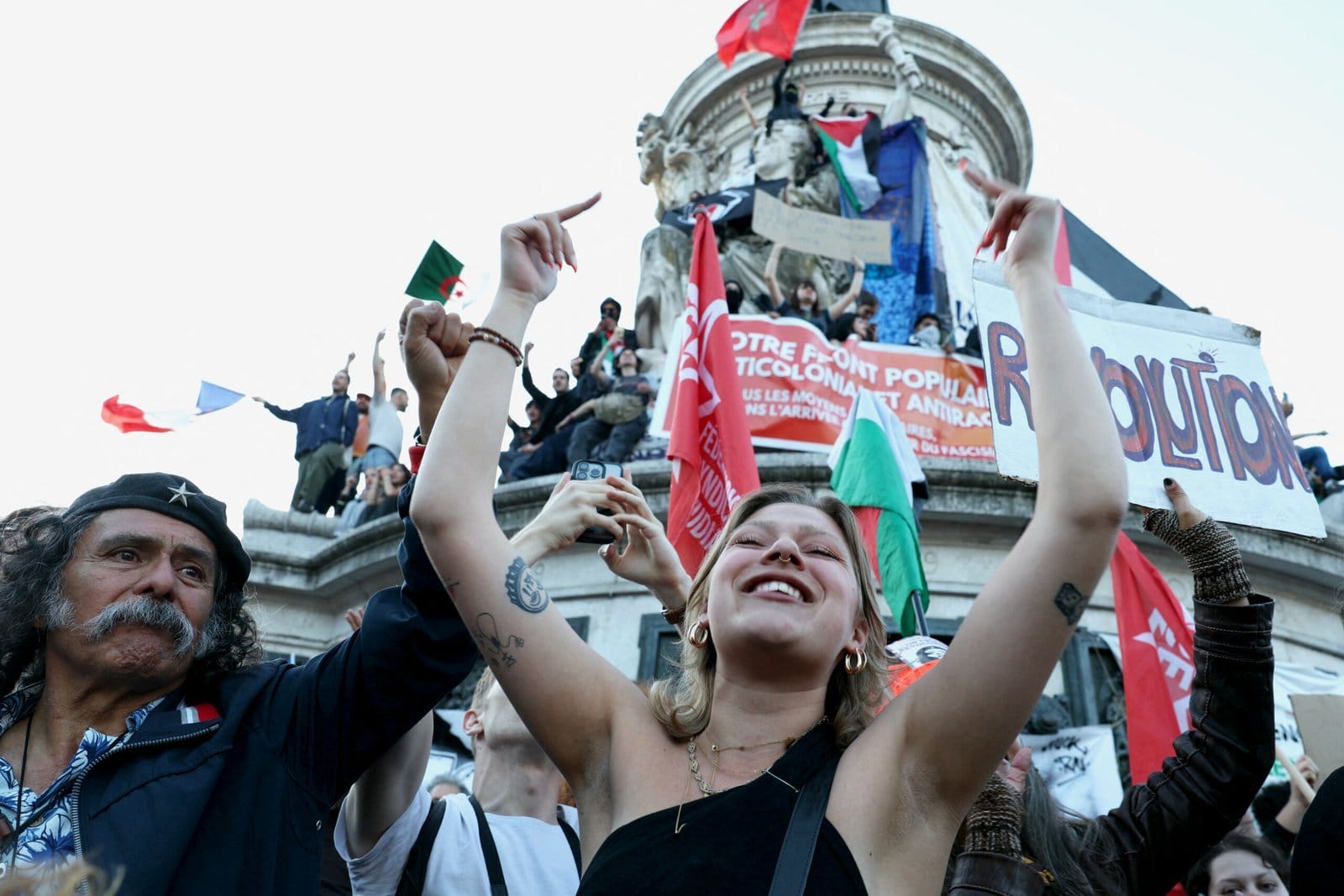 Eleições na França revelam país polarizado
