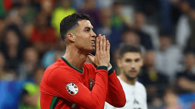 CR7 chora após perder pênalti, mas Portugal avança na Eurocopa