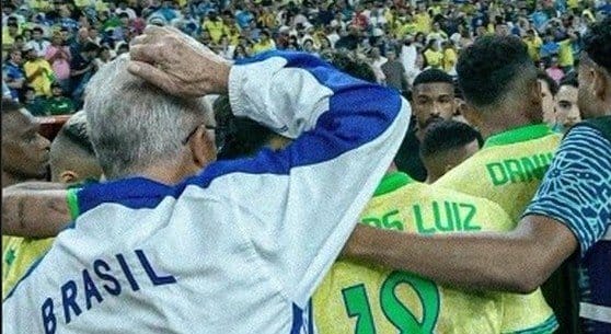 Internautas criticam postura de Dorival Jr. antes das cobranças de pênaltis do Brasil