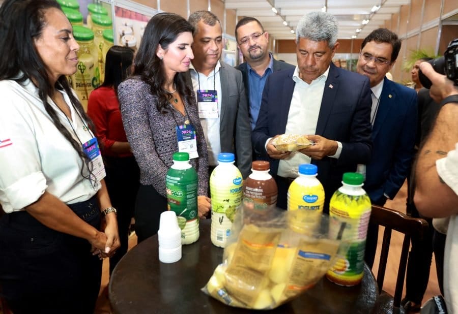 Abertura da SuperBahia 2024 destaca importância do varejo alimentar e inovação no setor para a economia do estado